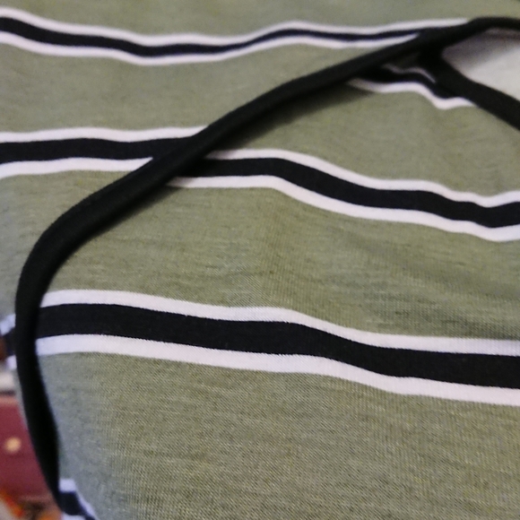 Olivia blu women's top. Size 1X - Picture 14 of 16